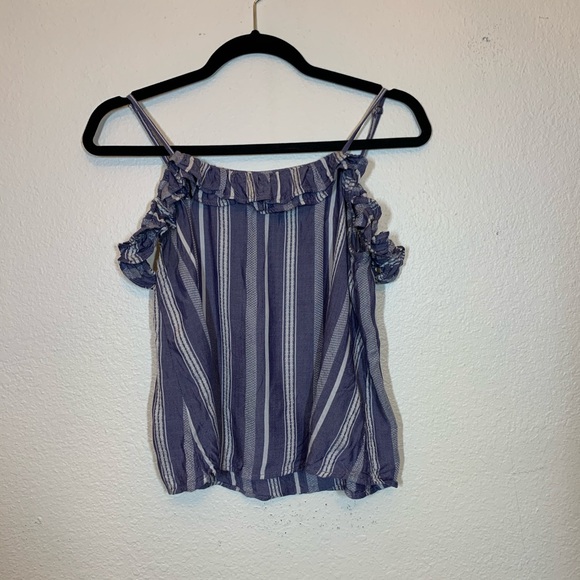 💗 3 for $15 Hollister off the shoulder top - Picture 2 of 5